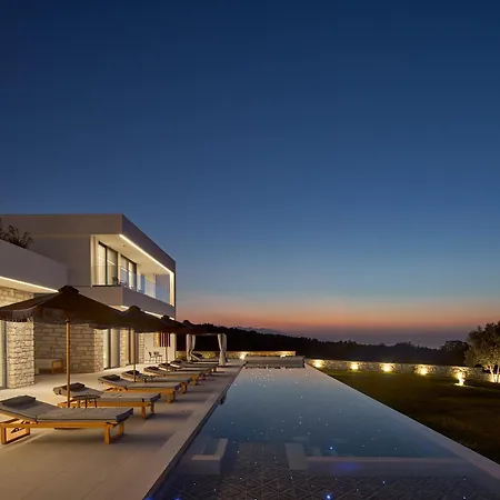 Gavras Exclusive Villas, With Infinity Pools, Whirlpools & Seaviews, By Thinkvilla Вилла