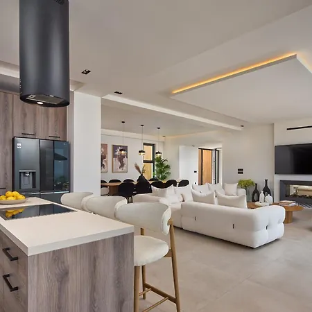 Gavras Exclusive Villas, With Infinity Pools, Whirlpools & Seaviews, By Thinkvilla Вилла Pikris