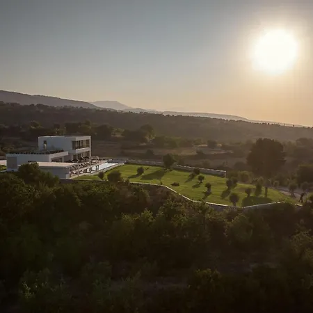 Gavras Exclusive Villas, With Infinity Pools, Whirlpools & Seaviews, By Thinkvilla Вилла *