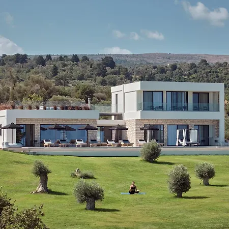 Gavras Exclusive Villas, With Infinity Pools, Whirlpools & Seaviews, By Thinkvilla Вилла