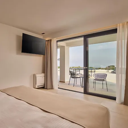 Gavras Exclusive Villas, With Infinity Pools, Whirlpools & Seaviews, By Thinkvilla Вилла Pikris