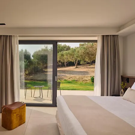 Gavras Exclusive Villas, With Infinity Pools, Whirlpools & Seaviews, By Thinkvilla Вилла